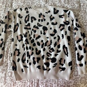 Elegant Leopard Print Crew Neck Sweater